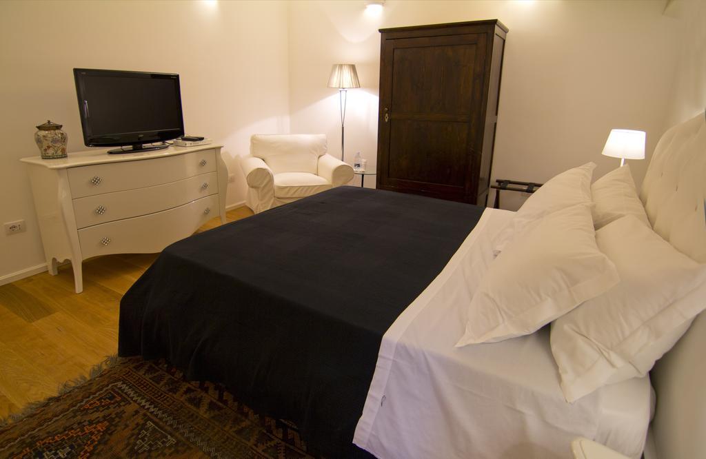 La Residenza Del Reginale Bed & Breakfast Syracuse Ruang foto